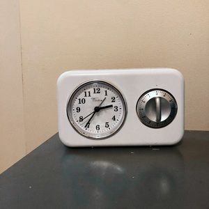 Retro clock with timer